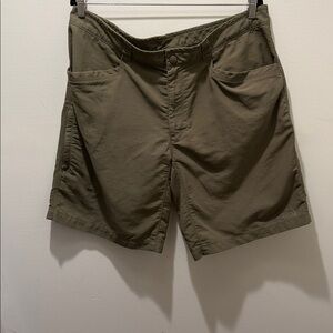 The North Face shorts in size 38
